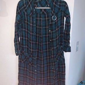 Green plaid button-up midi dress, soft and great for lounging, size 4